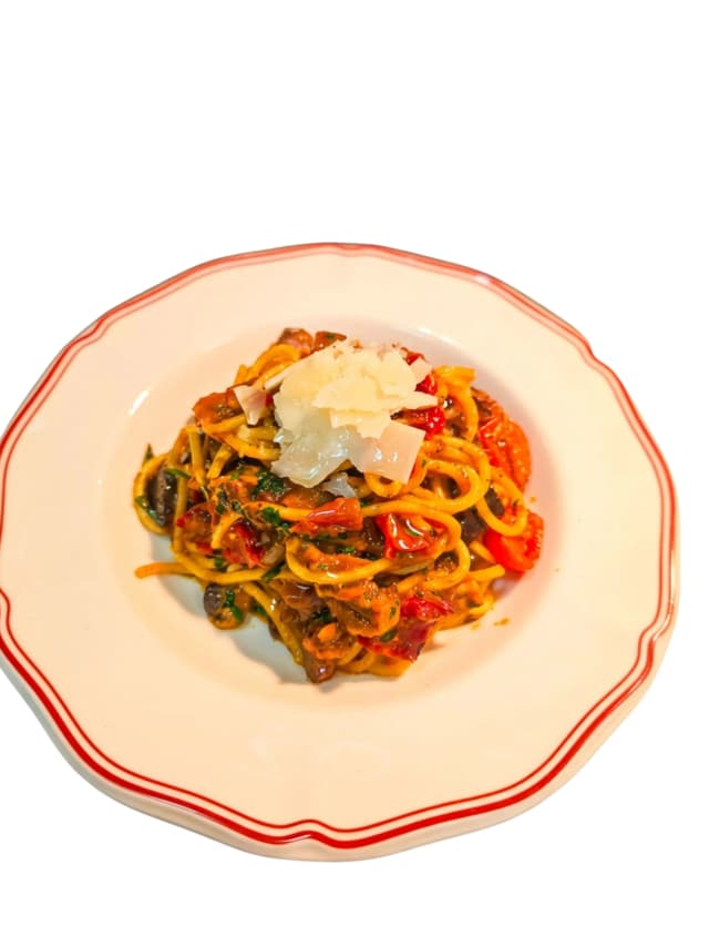 Vegetarian Spaghetti Pasta at Milano Cafe Bar Newstead